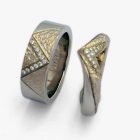 <div class="fancy-desc"><div class="fancy-desc-left"><span class="secondary label radius">wedding rings</span> <span class="secondary label radius">platinum</span></div><div class="fancy-desc-right"><div class='fb-share-button' data-href='https://www.cf-creation.ch/en/2010_04_asa2010_14/' data-layout='button' data-size='small' data-mobile-iframe='true'></div></div></div>