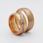 <div class="fancy-desc"><div class="fancy-desc-left"><span class="secondary label radius">wedding rings</span> <span class="secondary label radius">bicolours</span></div><div class="fancy-desc-right"><div class='fb-share-button' data-href='https://www.cf-creation.ch/en/2013_06_mg_3348/' data-layout='button' data-size='small' data-mobile-iframe='true'></div></div></div>