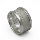 <div class="fancy-desc"><div class="fancy-desc-left"><span class="secondary label radius">argent</span> <span class="secondary label radius">bague</span></div><div class="fancy-desc-right"><div class='fb-share-button' data-href='https://www.cf-creation.ch/2014_04_mg_3966/' data-layout='button' data-size='small' data-mobile-iframe='true'></div></div></div>