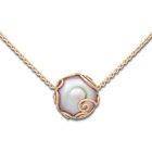 <div class="fancy-desc"><div class="fancy-desc-left"><span class="secondary label radius">necklace</span> <span class="secondary label radius">gold</span> <span class="secondary label radius">pearl</span></div><div class="fancy-desc-right"><div class='fb-share-button' data-href='https://www.cf-creation.ch/en/2015_06_mg_4807/' data-layout='button' data-size='small' data-mobile-iframe='true'></div></div></div>
